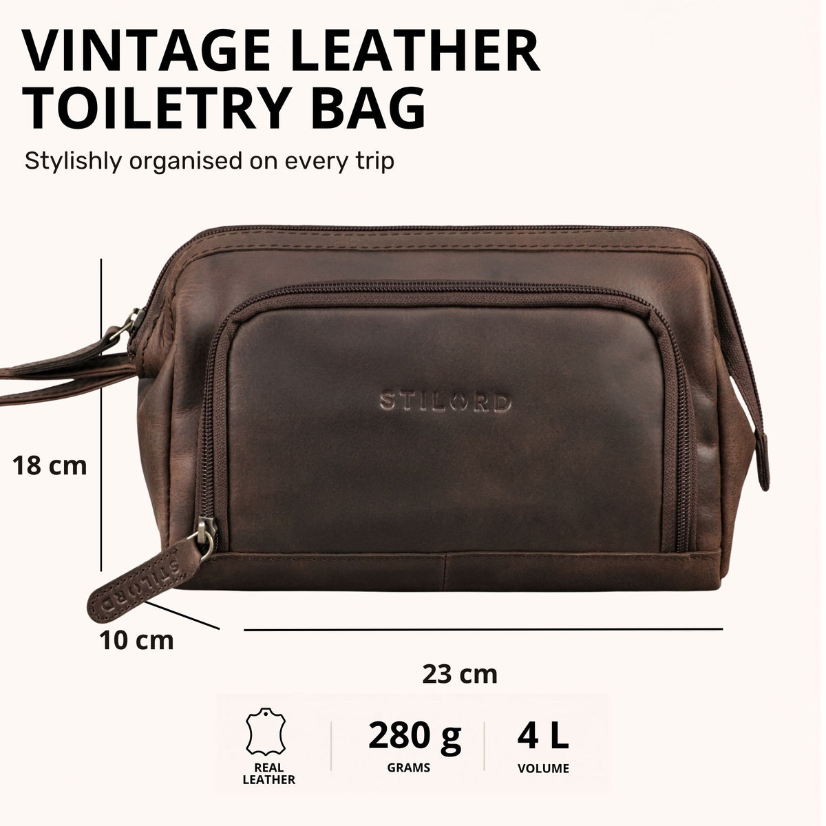 Necessaire em couro genuíno zamora castanho, vista frontal com logo STILORD em relevo e medidas visíveis