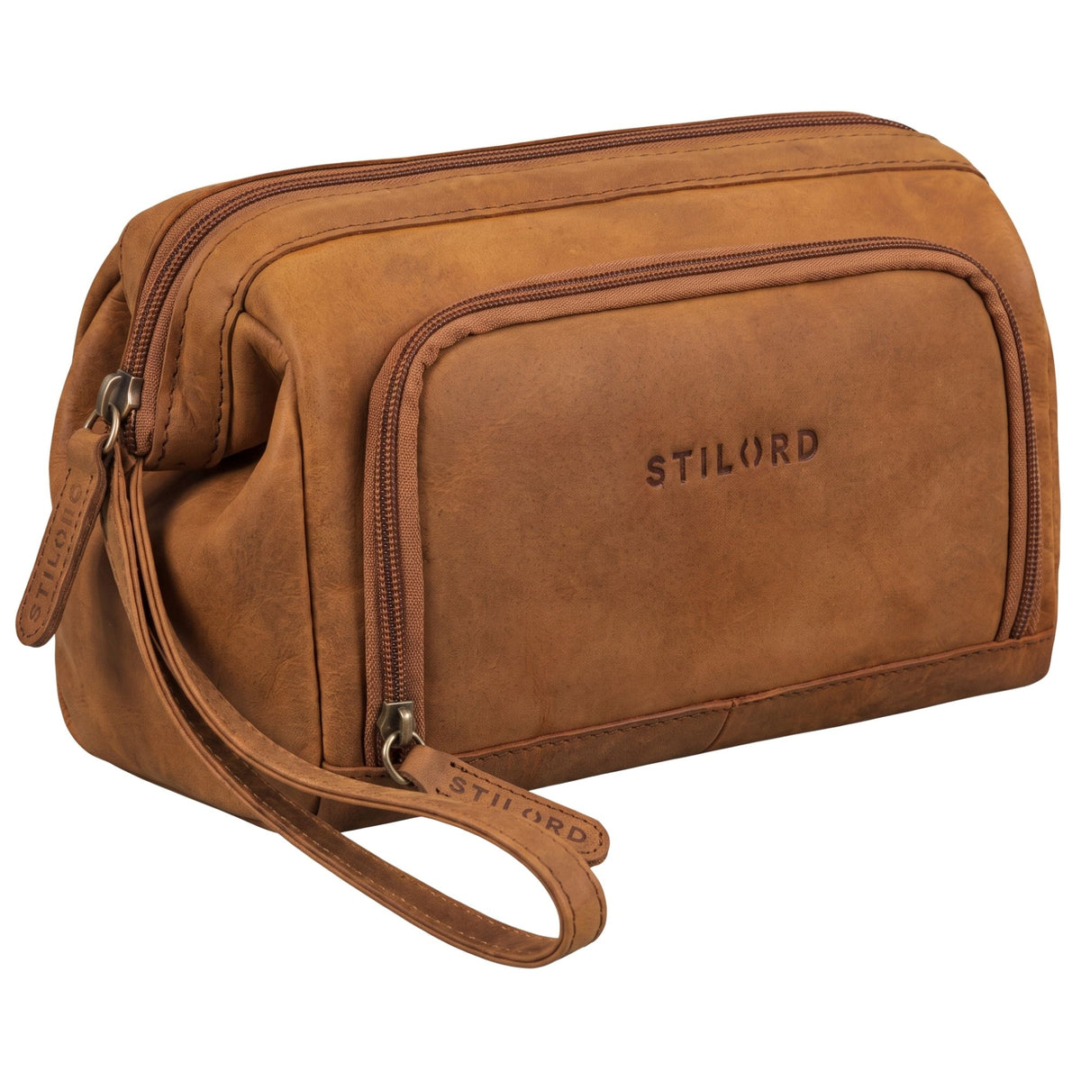 Necessaire em couro cor tan e castanho escuro, vista lateral com alça de pulso, bolso com fecho e logótipo STILORD gravado